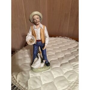 vintage Homco porcelain figurine,‎ called Old Man Feeding Ducks